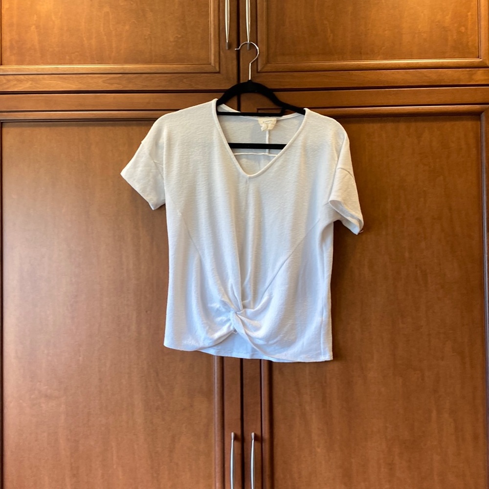 Harper Heritage faux tie cream T-shirt